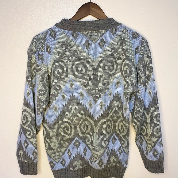 Vintage La Venture Women Crewneck Sweater size Medium - Picture 2 of 4